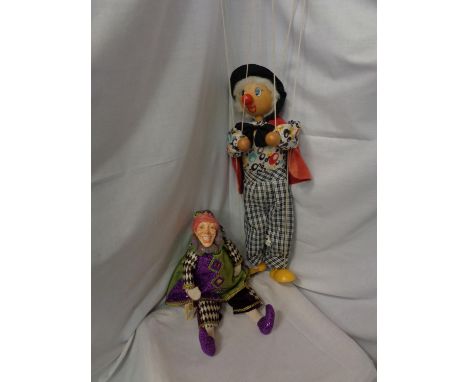 TWO ITEMS TO INCLUDE A HARRODS ELECTRIZZARE ACTOR DOLL WITH LABEL AND A WOODEN CLOWN PUPPET WITH STRINGS 