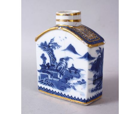 A CHINESE 18TH CENTURY QIANLONG BLUE &amp; WHITE PORCELAIN CADDY, with scenes of a landscape with gilt highlights, 11.5cm x 9