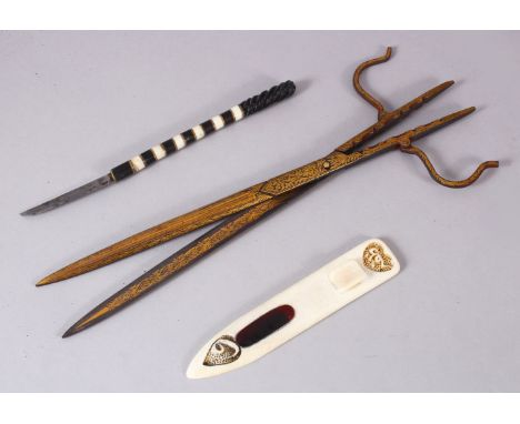 A GOOD SET OF TURKISH ISLAMIC CALLIGRAPHY TOOLS, Comprising a pair of Makta scissors inlaid with gold, 30cm, together with ka