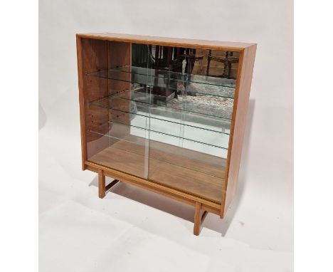 Mid century Turnidge of London teak display cabinet,&nbsp;with two sliding glass doors and three adjustable glass shelves, la