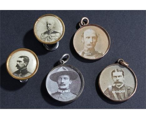 Boer War military photographic buttons and pendants, with the Baden Powell, Lord Roberts, White and Kitchener, (5)