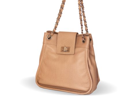 Vintage shoulder bag, light pink colour, silver chains and clasp.