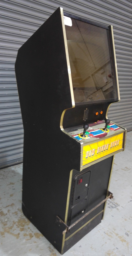 A 1980's New Video Game upright arcade machine case, not working, sold