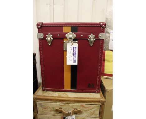 Oxford Small Trunk W/Stripes S Leather Scholar Red 51.5 X 45 X 58cm  In A Clever Collaboration The University Of Oxford Has T