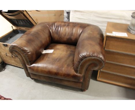 Westminster Style 1 Seater Sofa Leather With Stud Detail 120 X 90 X 72cm Rrp £3000