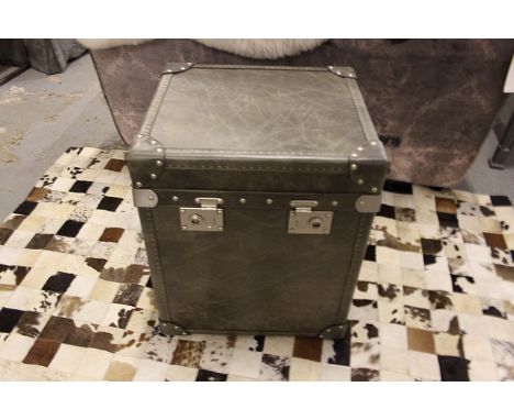 Oxford Student Trunk Library Green 49.5 X 45 X 57.5cm  The University Of Oxford Student Trunk Range Has Been Designed To Refl