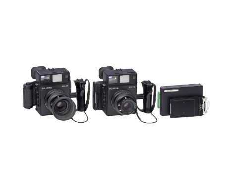 2 x Polaroid 600 SE MamiyaPolaroid-Mamiya, Japan/USA. Verschlüsse und Entfernungsmesser laufen, beide Optiken unter Punktlich