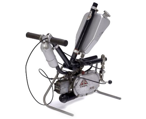 Diesel-Fahrrad-Hilfsmotor Lohmann, um 1951Hermann Teegen, Lohmann-Werke AG, Hamburg. 1-Zylinder-Zweitaktmotor, 18 ccm, geeign