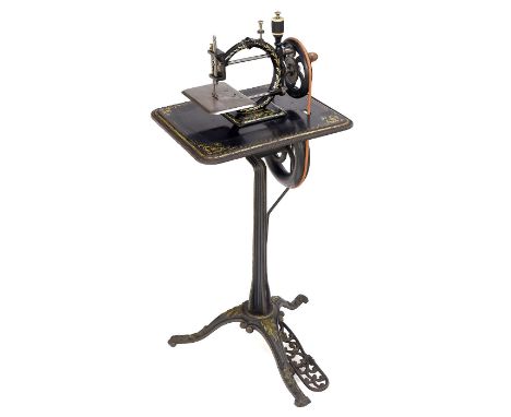 Kettenstichmaschine von Bartlett, um 1868Bartlett SMCo. N.Y., USA. Verkauft in Frankreich, auf französischem Dreibeingestell,