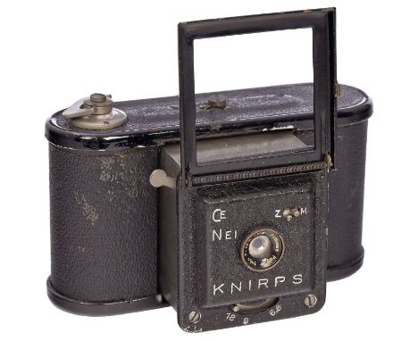 Ce-Nei Knirps, 1926Carl Neithold, Frankfurt am Main. 3 x 3 cm, "Polynar 6,8/42", Verschluß läuft, Gehäuseverriegelungsstift e