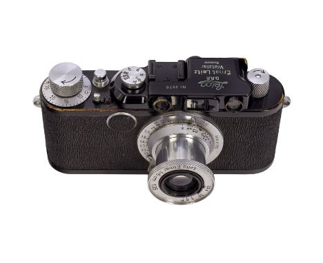 Leica Nr. 3978Leitz, Wetzlar. Umbau zu einer Leica II, Sharkskin-Bezug, Entfernungsmesser genau (schwach sichtbar), Verschluß