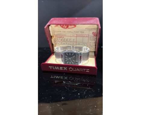 Timex quartz watch in box with papers analogue & digital. not currently ticking 