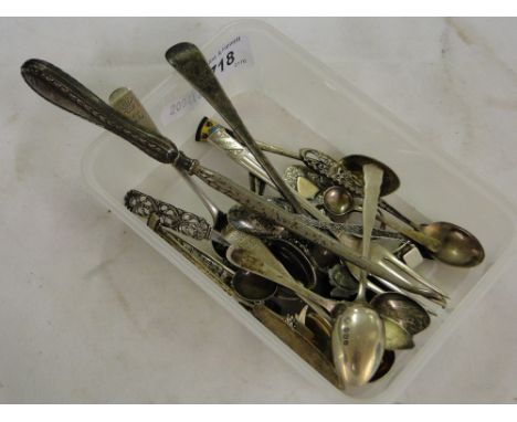 15 various silver teaspoons, tablespoon & fork, silver fob, silver filigree bird brooch, etc 6.5 ozs gross