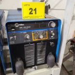 MILLER XMT 456 CC/CV DC INVERTER ARC WEDLER, S/N LC594190