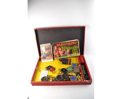 Vintage MECCANO set, with booklets original for outfits 7 &amp; 8 and 6,(2 booklets), original bottom of box intavct, it has 