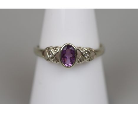 Gold amethyst &amp; diamond ring - Size P 