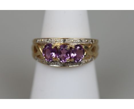 Gold amethyst &amp; diamond ring - Size N 
