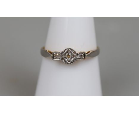 Antique 18ct gold diamond ring - Size N 