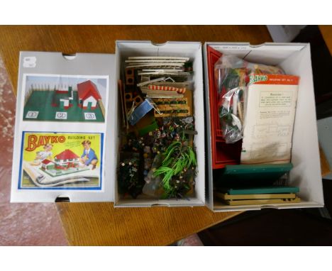 Vintage Bayko building set and Britain's floral garden set 