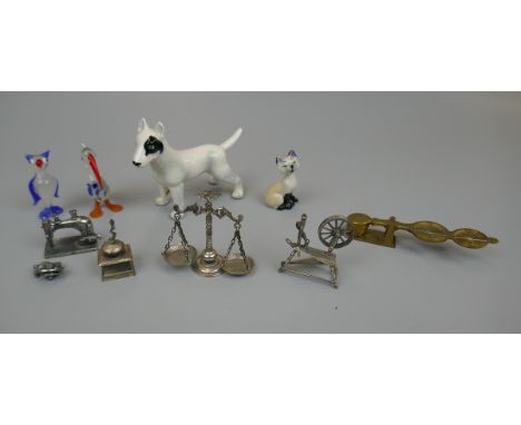 Collectables to include silver and sovereign scales 