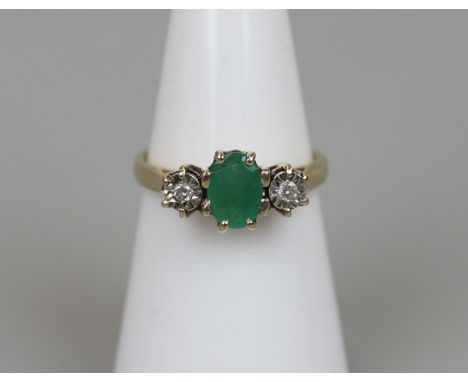 Gold emerald &amp; diamond ring - Size L 