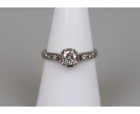 Fine platinum &amp; diamond solitaire ring - Size M 