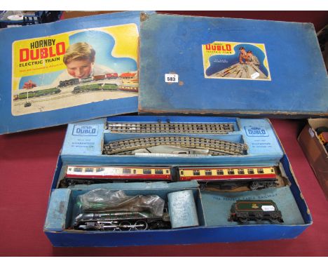 A Hornby Dublo 'OO' Gauge/4mm Three Rail Ref No EDP12 'Duchess of Montrose' Train Set, comprising steam locomotive and six wh