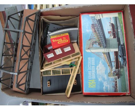 A Quantity of Boxed and Loose 'OO' Trackside Buildings, to include a boxed R264 Grand Victorian Suspension Bridge by Hornby, 
