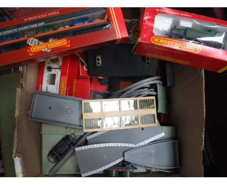 A Quantity of 'OO' Hornby Railways, mostly boxed to include 0-4-0 Great Western Tank Locomotive, R.126 Car Transporter, R.405