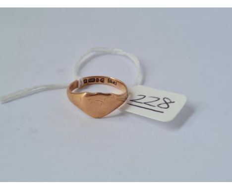 A signet ring in 9ct - size N - 2.8gms