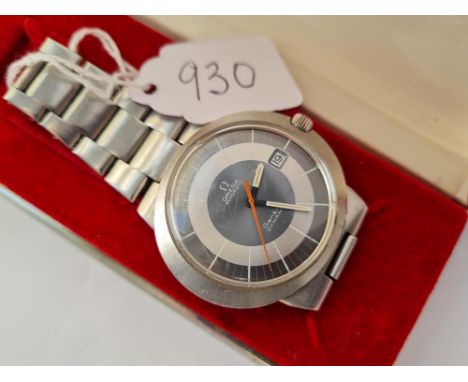 AN STAINLESS STEEL OMEGA AUTOMATIC GENEVE DYNAMIC WRIST WATCH WITH SECONDS SWEEP &amp; CALENDAR APERTURE IN ORIGINAL BOX