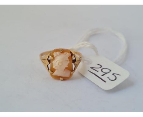 A cameo ring in 9ct - size N.5 - 1.8gms