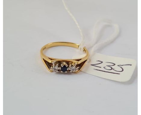 Three stone sapphire &amp; diamond ring in 18ct gold - size M - 2.6gms