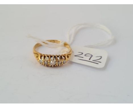 A 5 stone diamond ring in 18ct gold - size Q - 3.7gms
