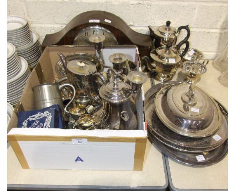 An Enfield oak case chiming mantel clock, 24cm high, a four-piece plated tea service, a plated entrée dish and other platedwa