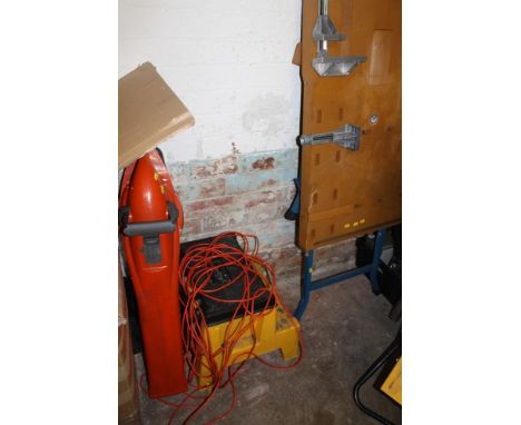 A FLYMO GARDEN VAC, TOOL STEP + WORKBENCH  (3)
