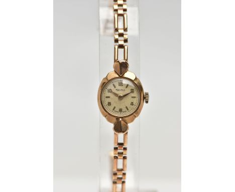 A LADIES 9CT GOLD 'ROTARY' WRISTWATCH, manual wind, round cream dial signed 'Rotary', alternating Arabic and baton markers, g