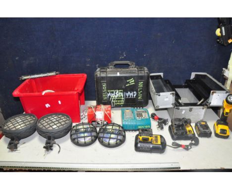 A COLLECTION OF MISCELLANEOUS to include a DeWalt DCL040 cordless lamp, along with Dewalt DCB105 battery charger, Dewalt DCB1