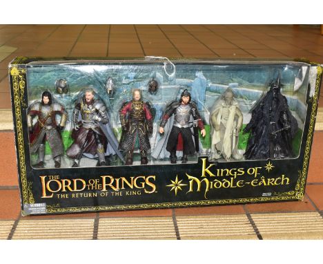 A BOXED TOY BIZ THE LORD OF THE RINGS THE RETURN OF THE KING KINGS OF MIDDLE-EARTH FIGURE SET, No.81657, complete with all si