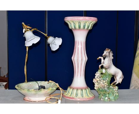 A LATE 20TH CENTURY ITALIAN CERAMIC THREE SECTION WATER FEATURE LAMP, comprising a pair of lamps with opaque white glass shad