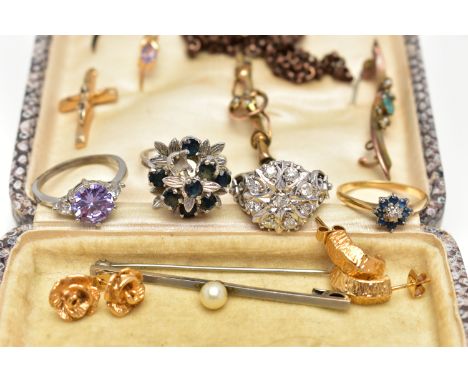 A SMALL BOX OF ASSORTED YELLOW AND WHITE METAL JEWELLERY, to include a yellow metal cluster ring set with blue sapphires and 