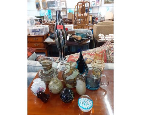 Glass to include Medina, Wedgwood vases, tankard, candlestick, model birds and other items, Location ALB 