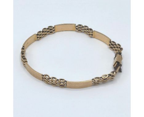 A 9ct gold chaptered gate link bracelet, 12.6g 