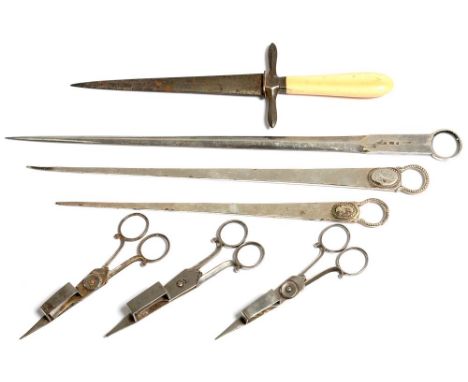 A BONE HILTED STEEL DAGGER WITH FACETED QUILLONS, ONE AND A GRADUATED PAIR OF EPNS AND CLOSE PLATED SKEWERS, C1810 AND LATER 