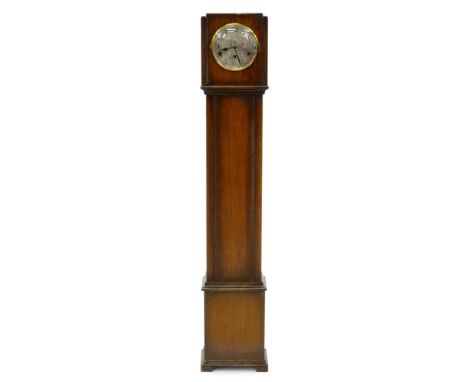 AN OAK DWARF LONGCASE CLOCK WITH SILVERED DIAL, CHIMING MOVEMENT, C1930, 142CM H X 25CM W