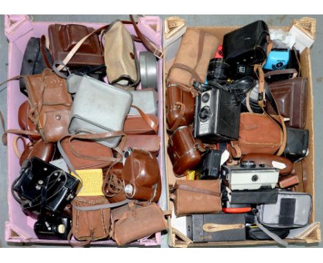 VINTAGE PHOTOGRAPHY. MISCELLANEOUS CAMERAS AND LENSES, INCLUDING OLYMPUS TRIP, KODAK AND MANY OTHERS 