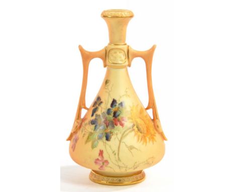 A ROYAL WORCESTER VASE, PRINTED AND PAINTED WITH WILD FLOWERS ON A SHADED APRICOT GROUND, 14CM H, PUCE PRINTED MARK, C1900, P