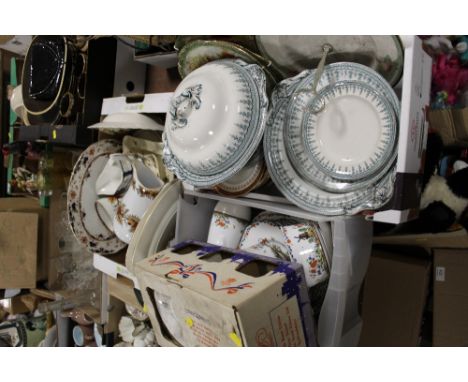 THREE TRAYS OF ASSORTED CHINA TO INCLUDE MELBA CHINA COPELAND DINNERWARE ETC 