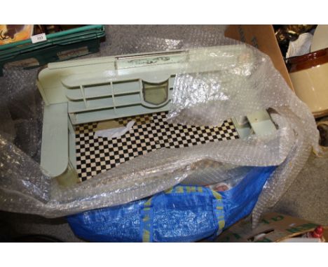 A BAG OF DOLLS ACCESSORIES TO INCLUDE A RETRO STYLE KITCHEN UNIT, WAVING DOLL MARKED 1965 MATTEL INC.