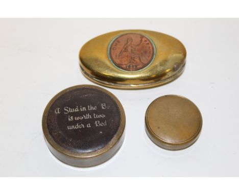 A VINTAGE BRASS SNUFF BOX WITH PENNY INSERT TO LID, TOGETHER WITH A STUD BOX AND A VINTAGE COMPASS (3) 